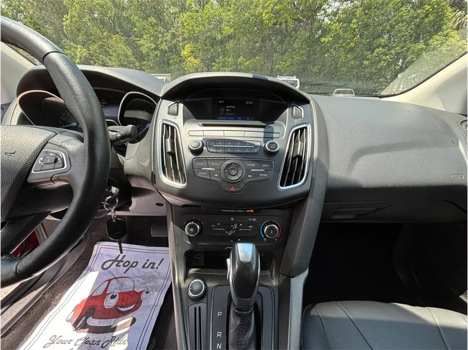 Ford Focus photo 11