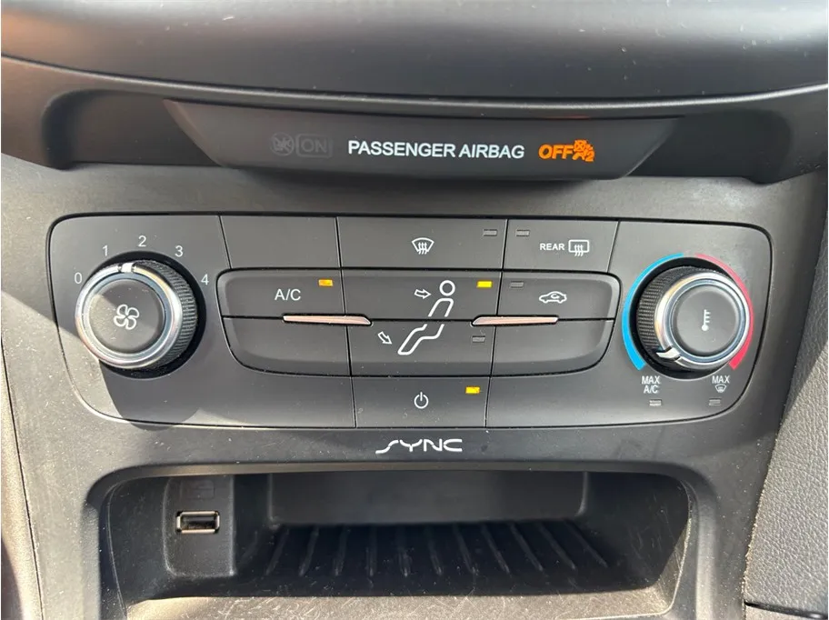 Ford Focus photo 25