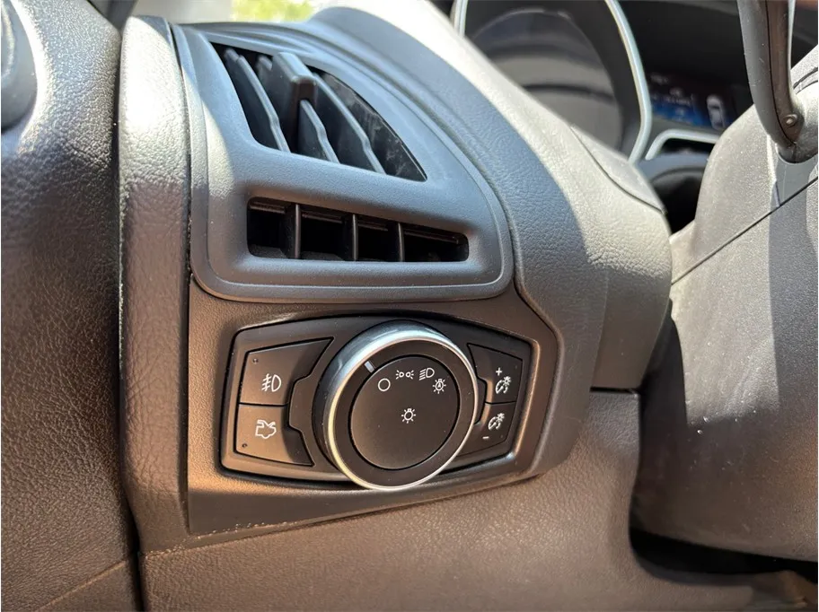 Ford Focus photo 26