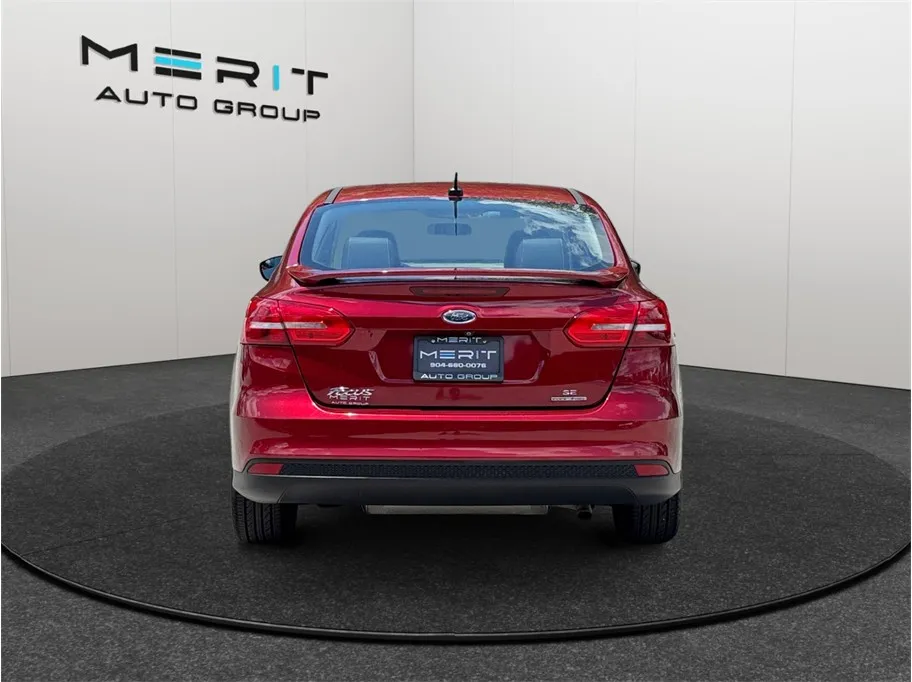 Ford Focus photo 8