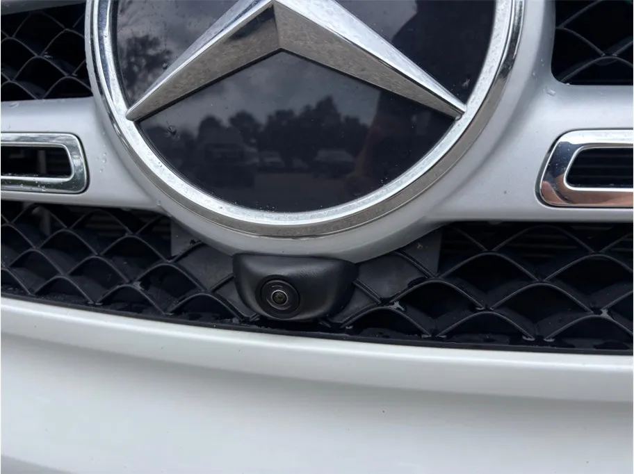 Mercedes-Benz GLB photo 14