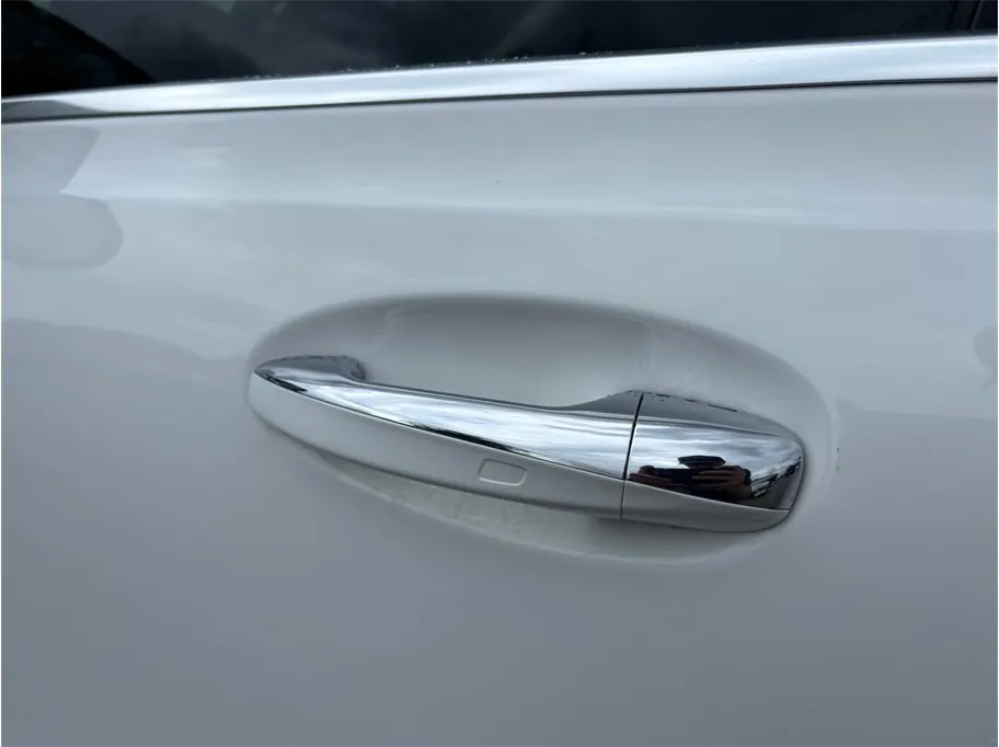 Mercedes-Benz GLB photo 18