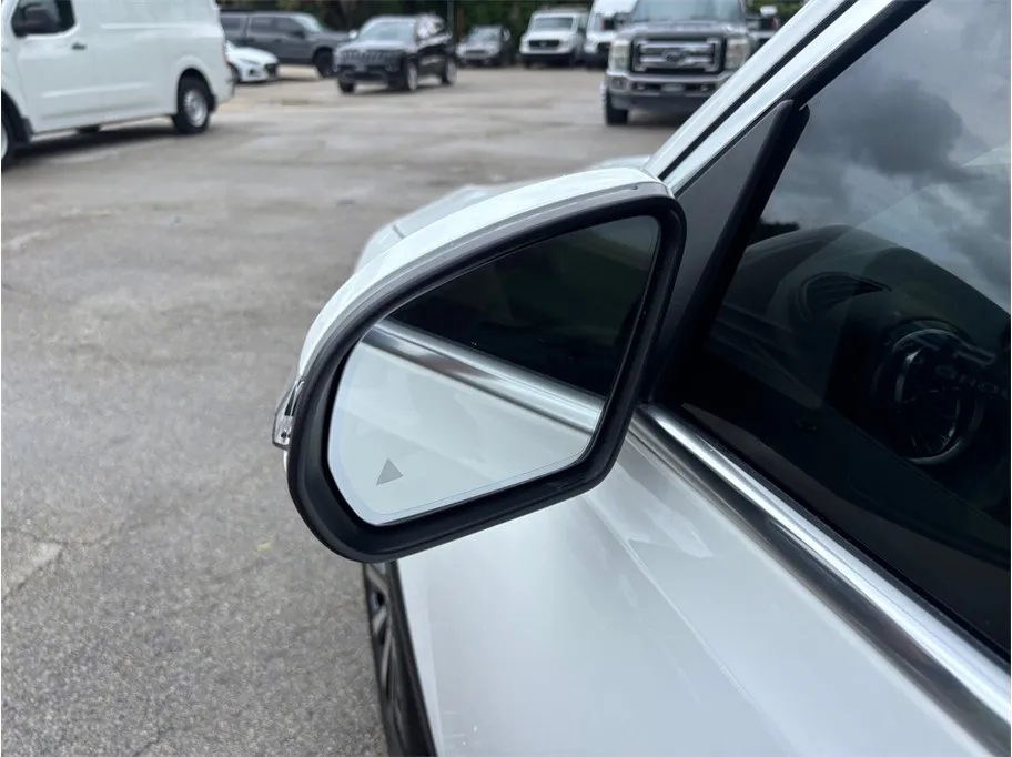 Mercedes-Benz GLB photo 19
