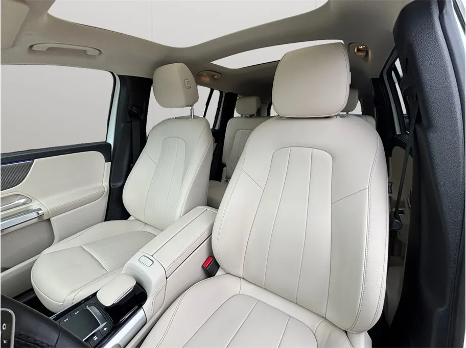 Mercedes-Benz GLB photo 20