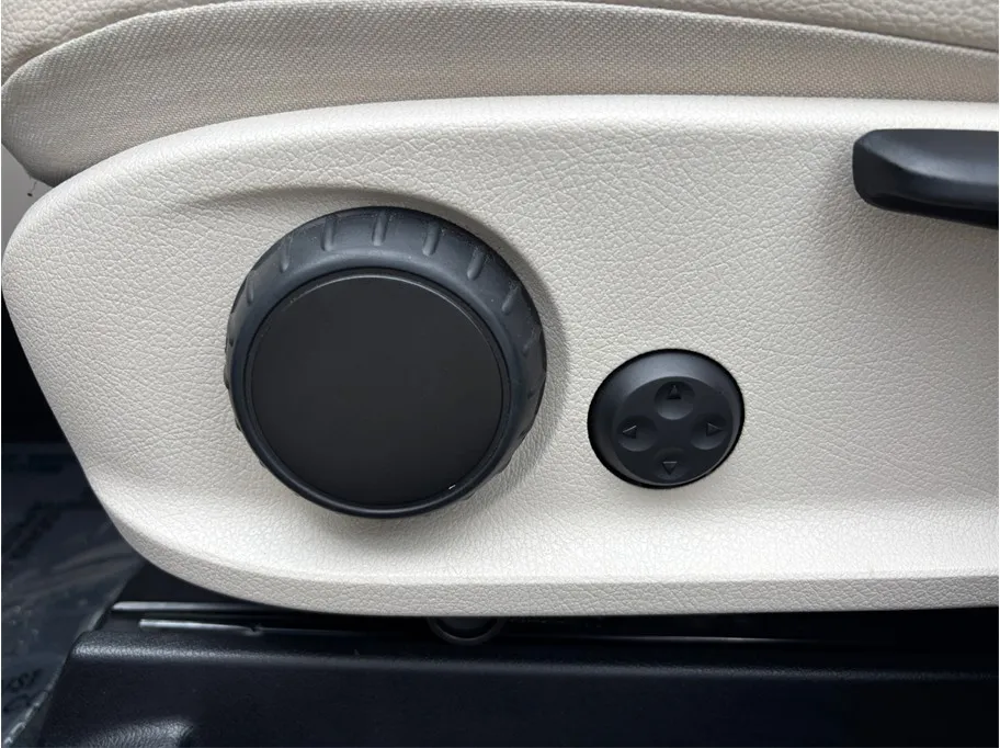 Mercedes-Benz GLB photo 21