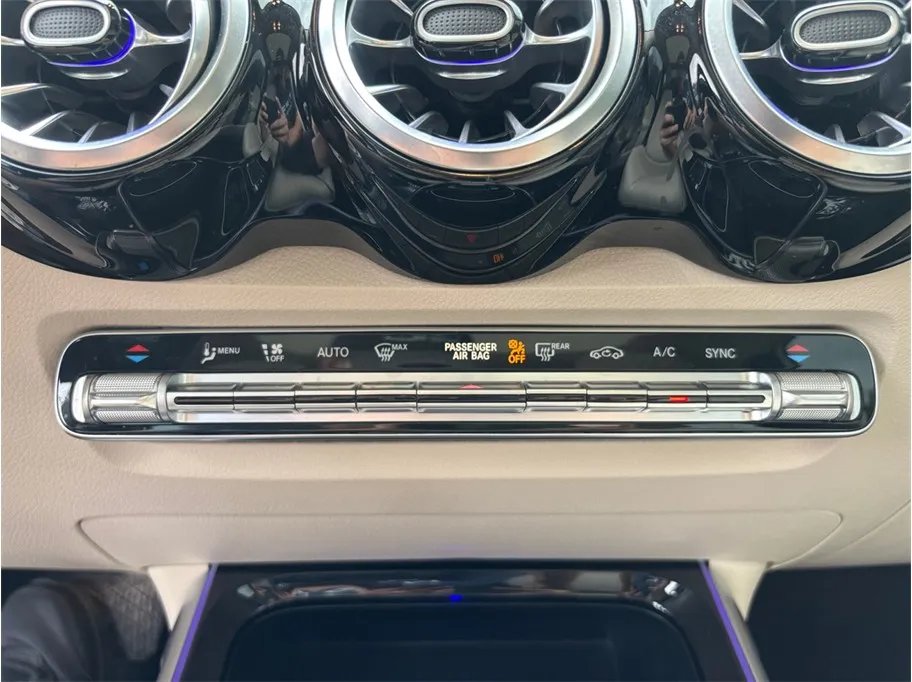 Mercedes-Benz GLB photo 31