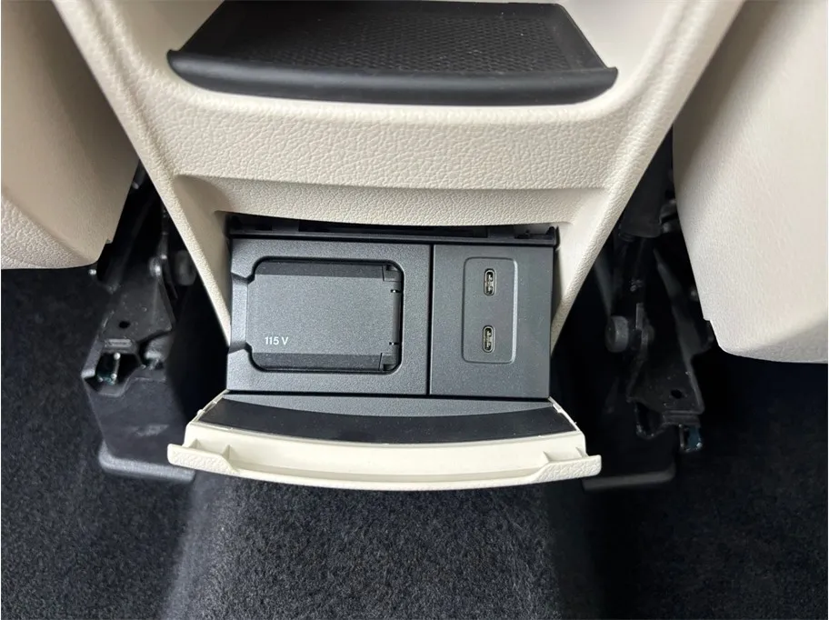 Mercedes-Benz GLB photo 41