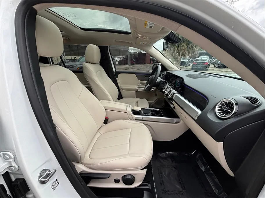 Mercedes-Benz GLB photo 44