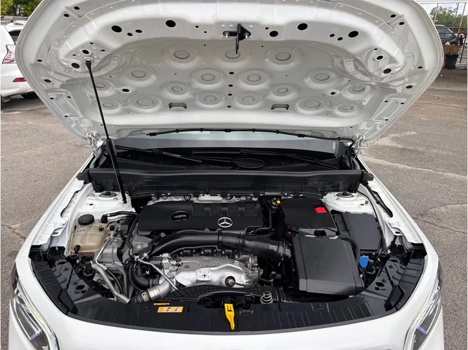 Mercedes-Benz GLB photo 50