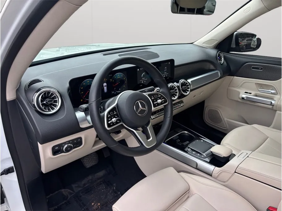 Mercedes-Benz GLB photo 6