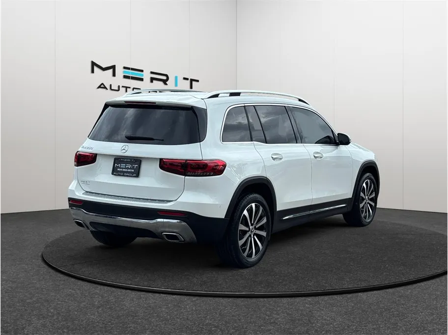 Mercedes-Benz GLB photo 9