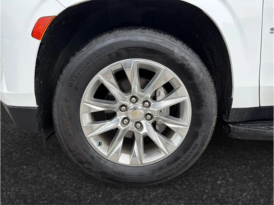 Chevrolet Suburban photo 13