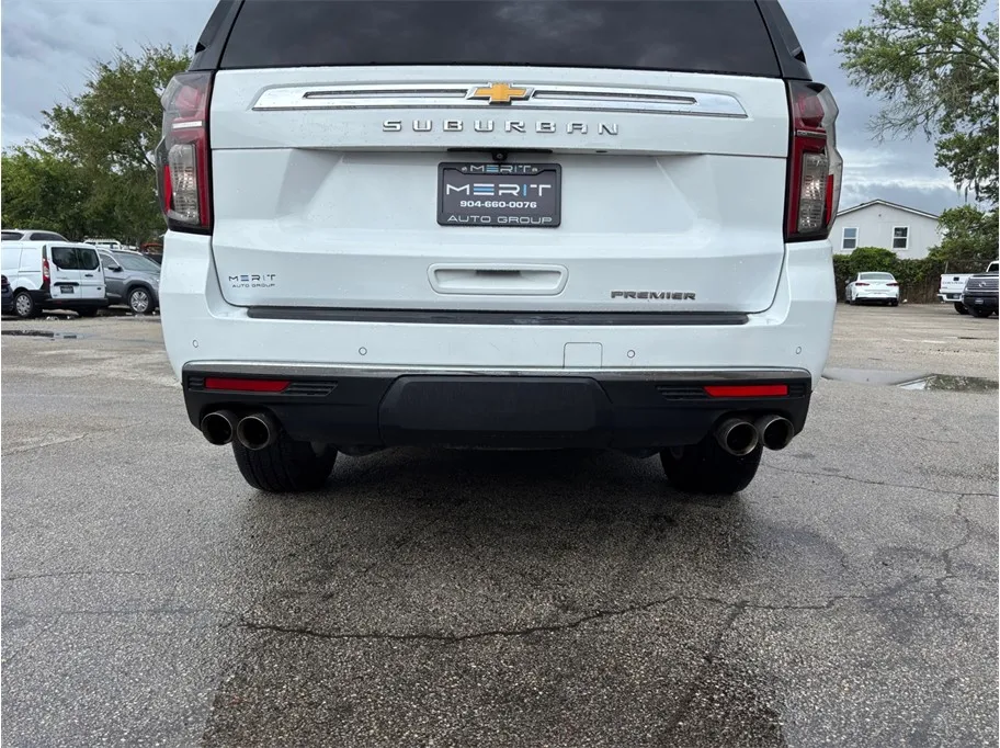 Chevrolet Suburban photo 17