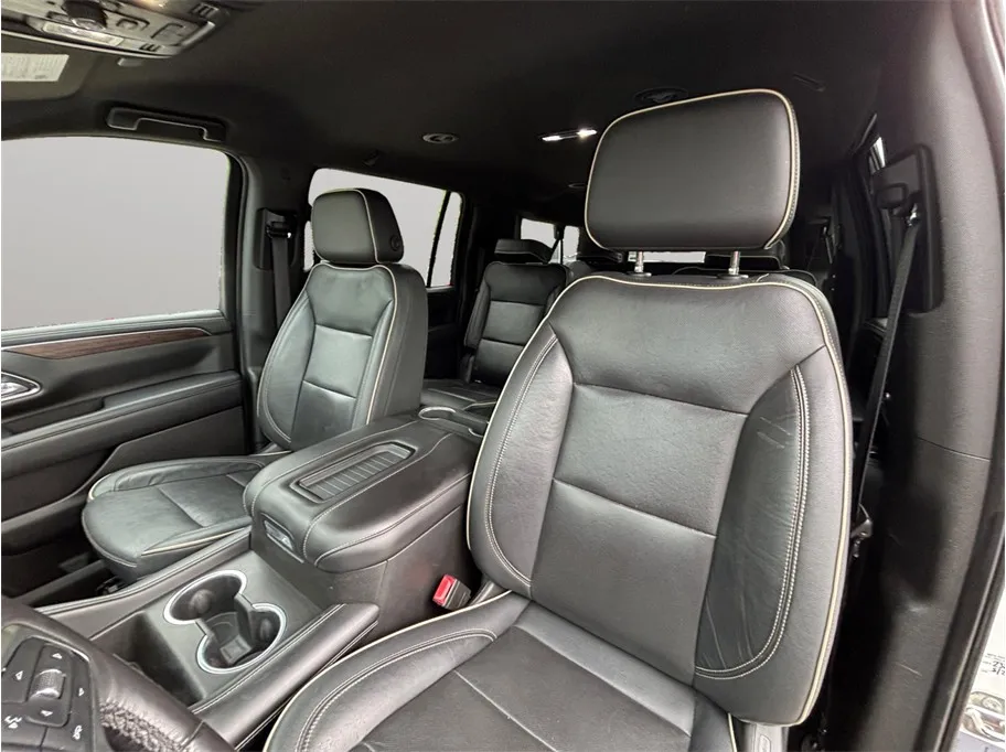 Chevrolet Suburban photo 21
