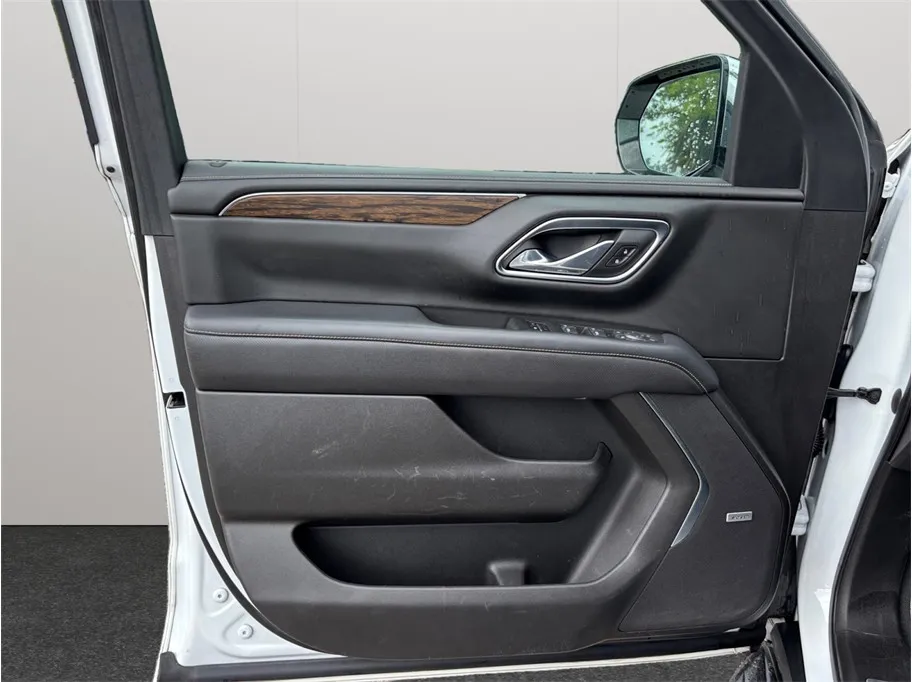 Chevrolet Suburban photo 24