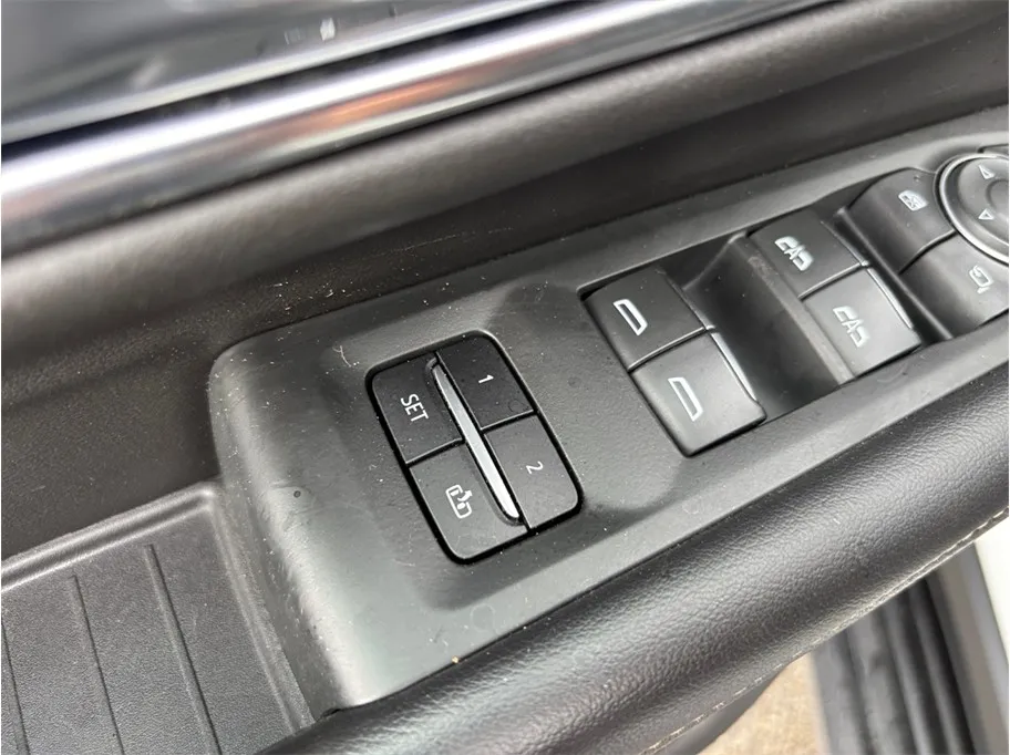 Chevrolet Suburban photo 26