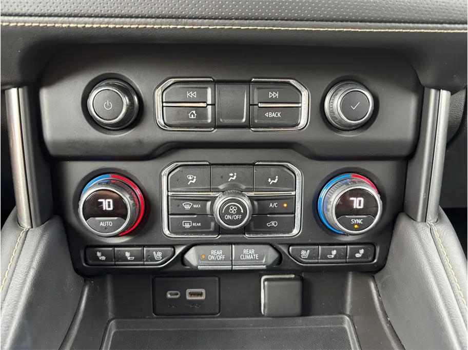 Chevrolet Suburban photo 35