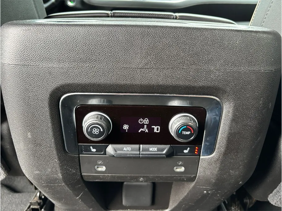 Chevrolet Suburban photo 42