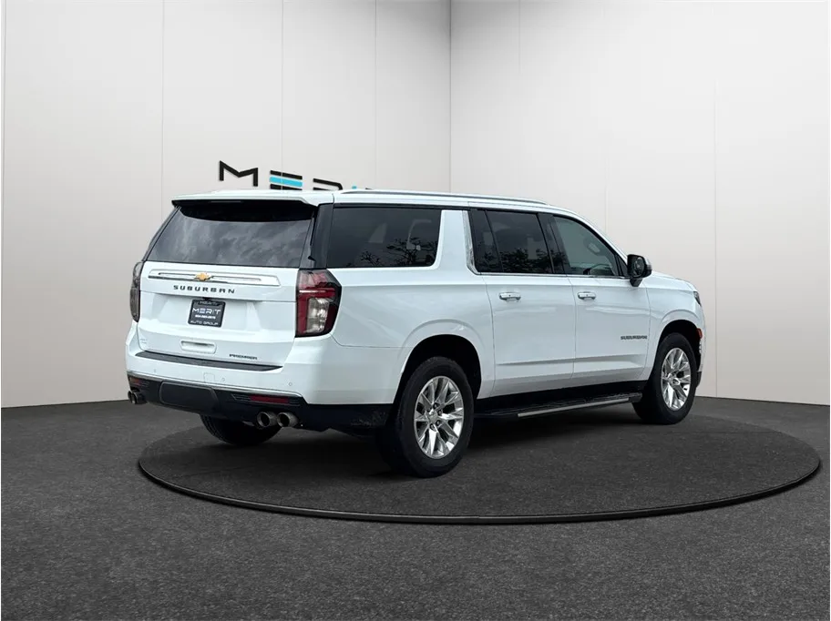 Chevrolet Suburban photo 9