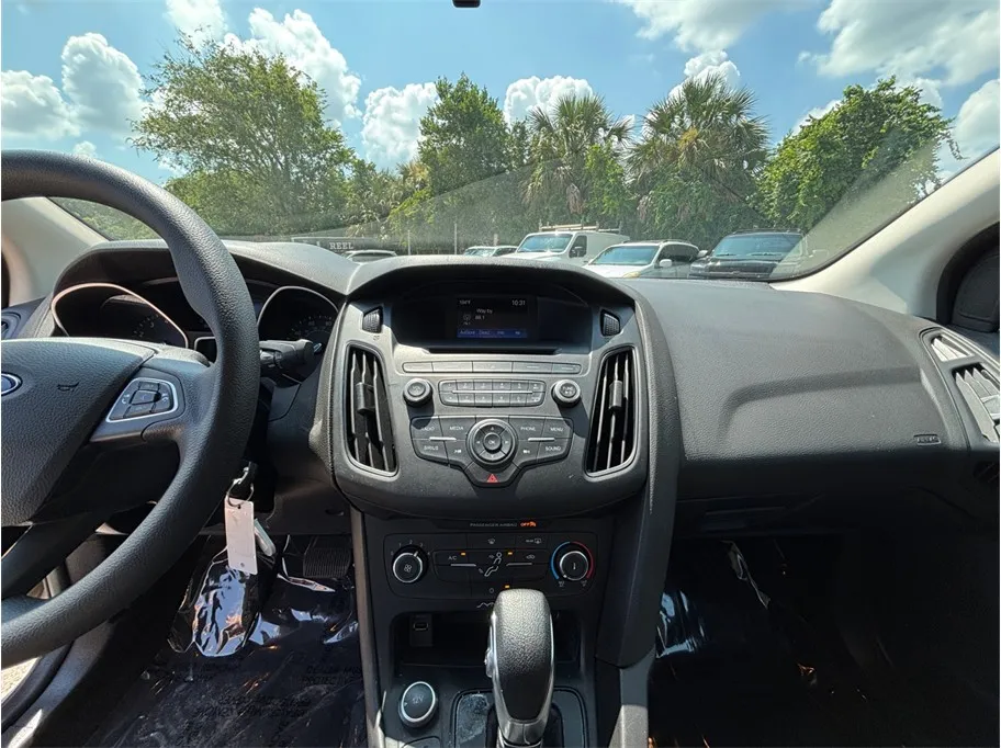 Ford Focus photo 11