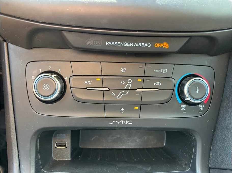Ford Focus photo 23