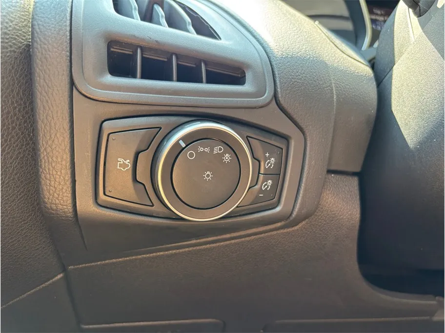 Ford Focus photo 25