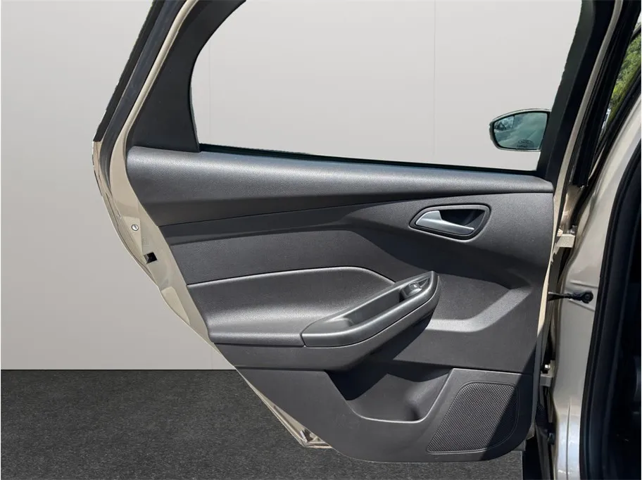 Ford Focus photo 27