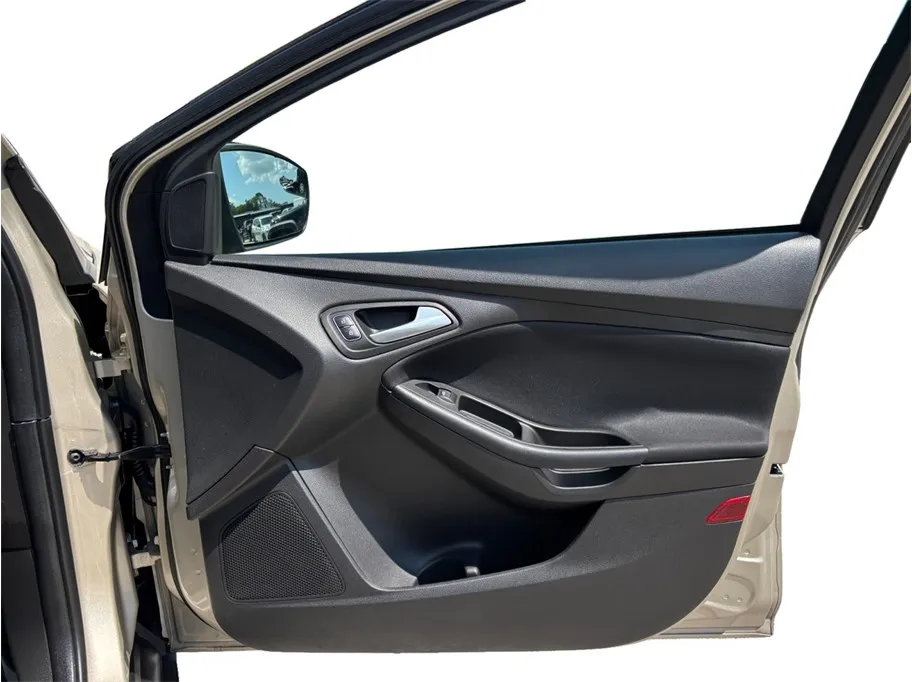 Ford Focus photo 30