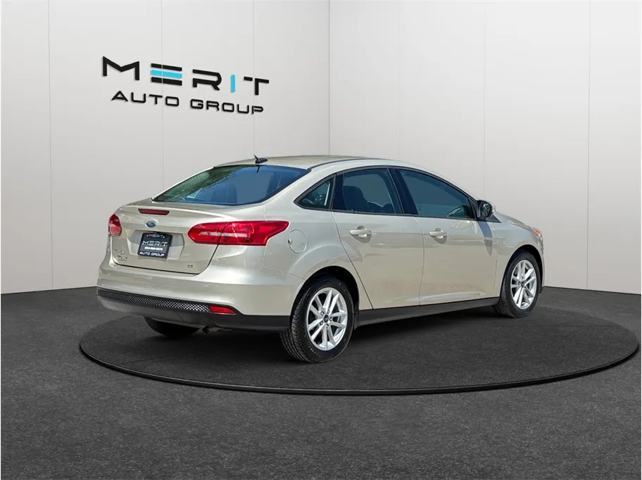 Ford Focus photo 9