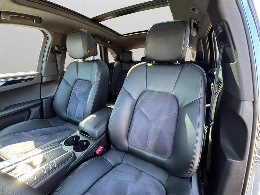 Porsche Macan photo 19