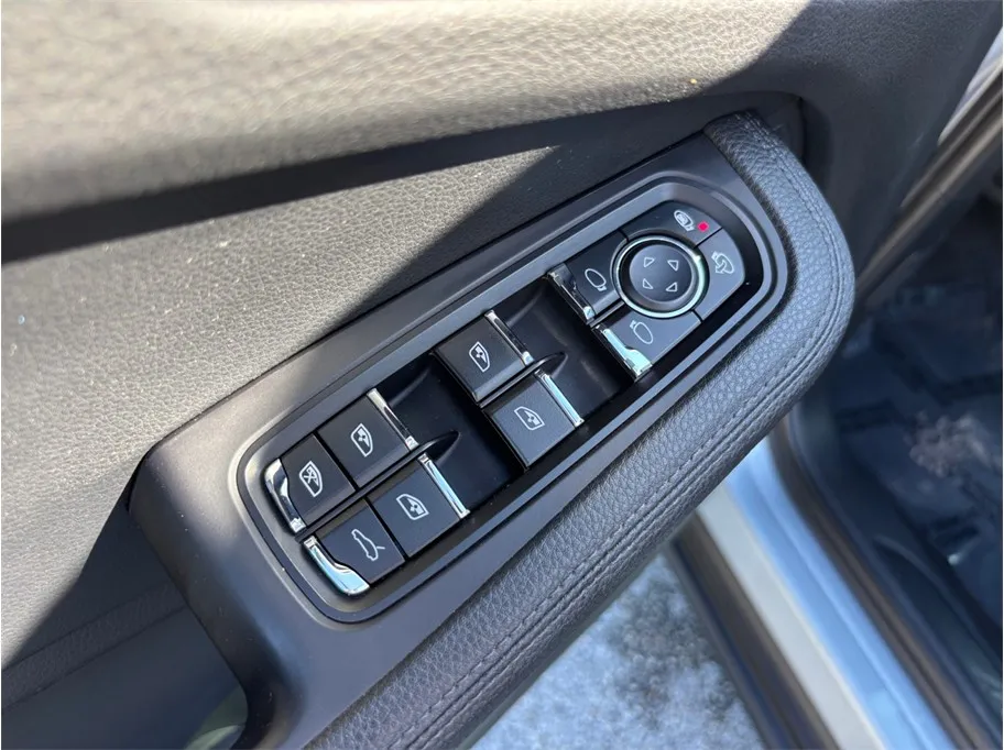Porsche Macan photo 22