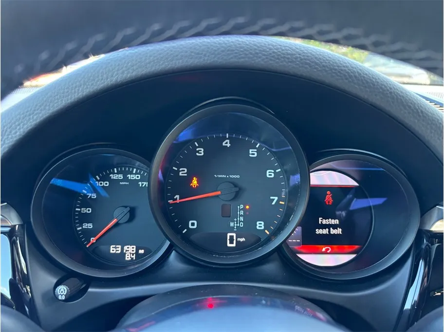 Porsche Macan photo 23