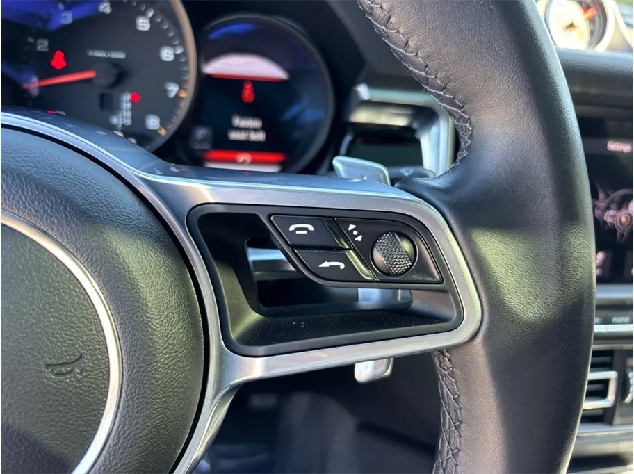 Porsche Macan photo 26