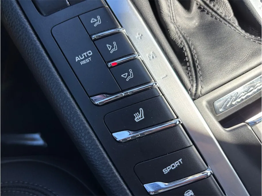 Porsche Macan photo 31