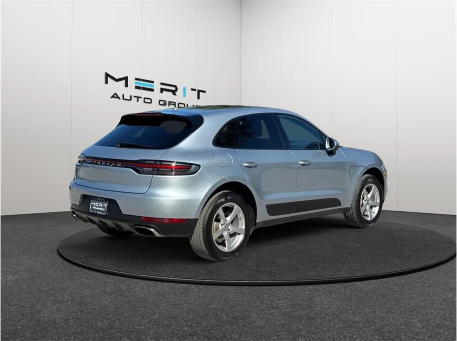 Porsche Macan photo 9