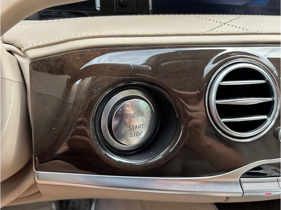 Mercedes-Benz S-Class photo 31