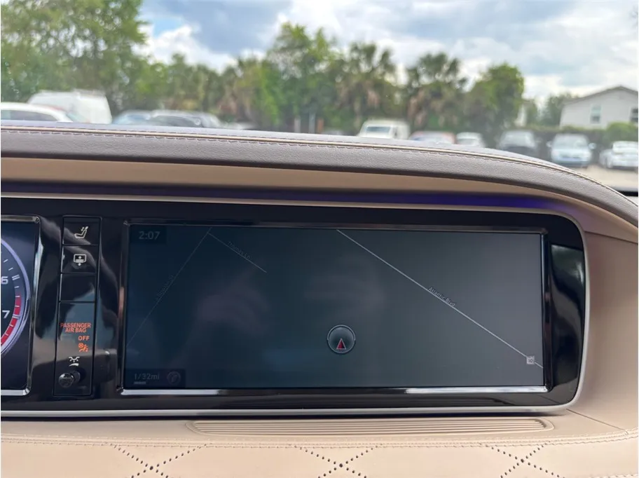 Mercedes-Benz S-Class photo 33