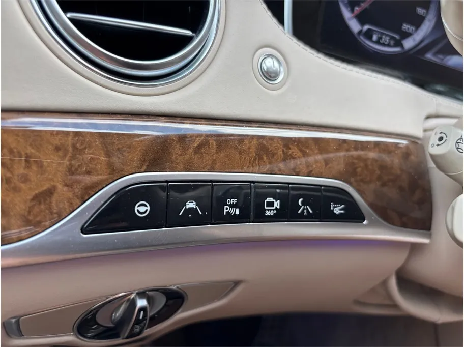 Mercedes-Benz S-Class photo 36