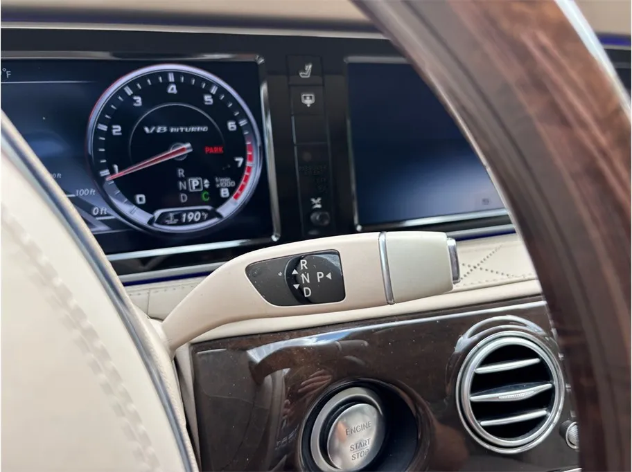 Mercedes-Benz S-Class photo 39