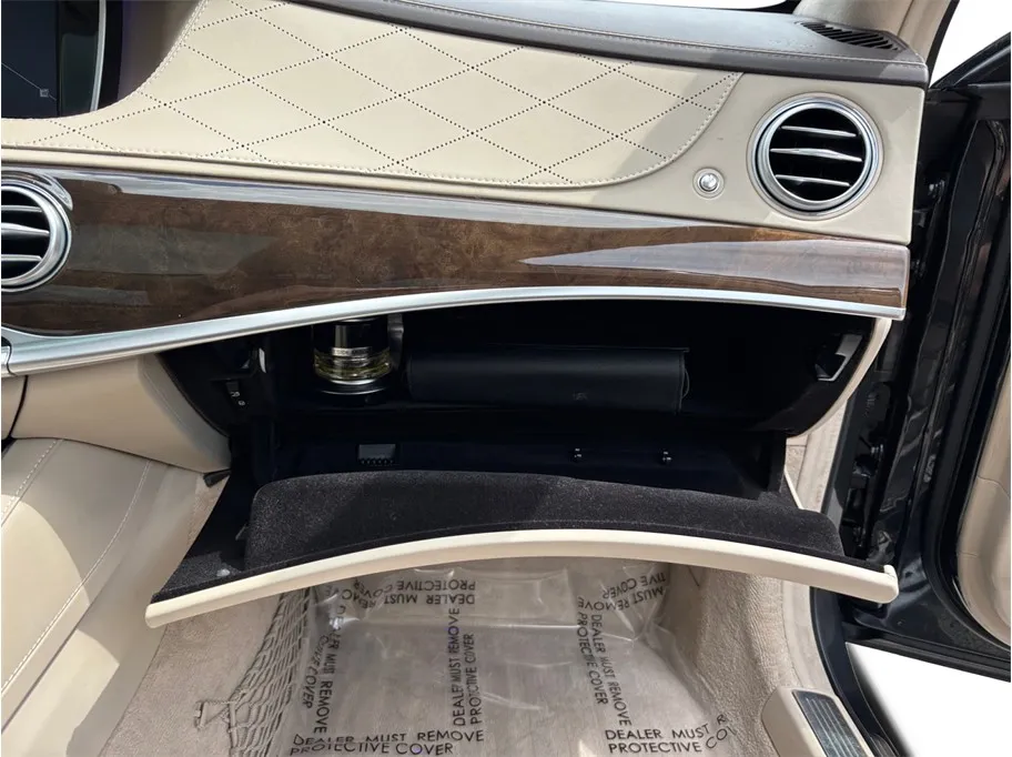 Mercedes-Benz S-Class photo 49