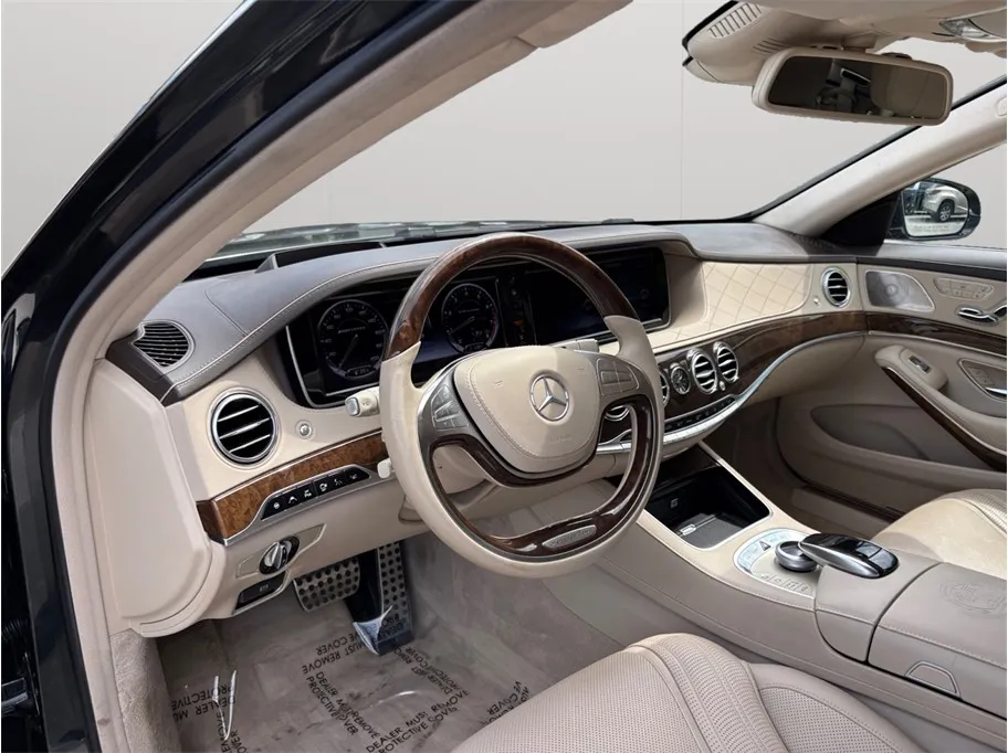 Mercedes-Benz S-Class photo 6
