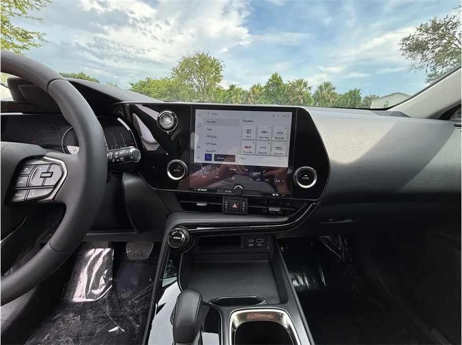 Lexus NX photo 11
