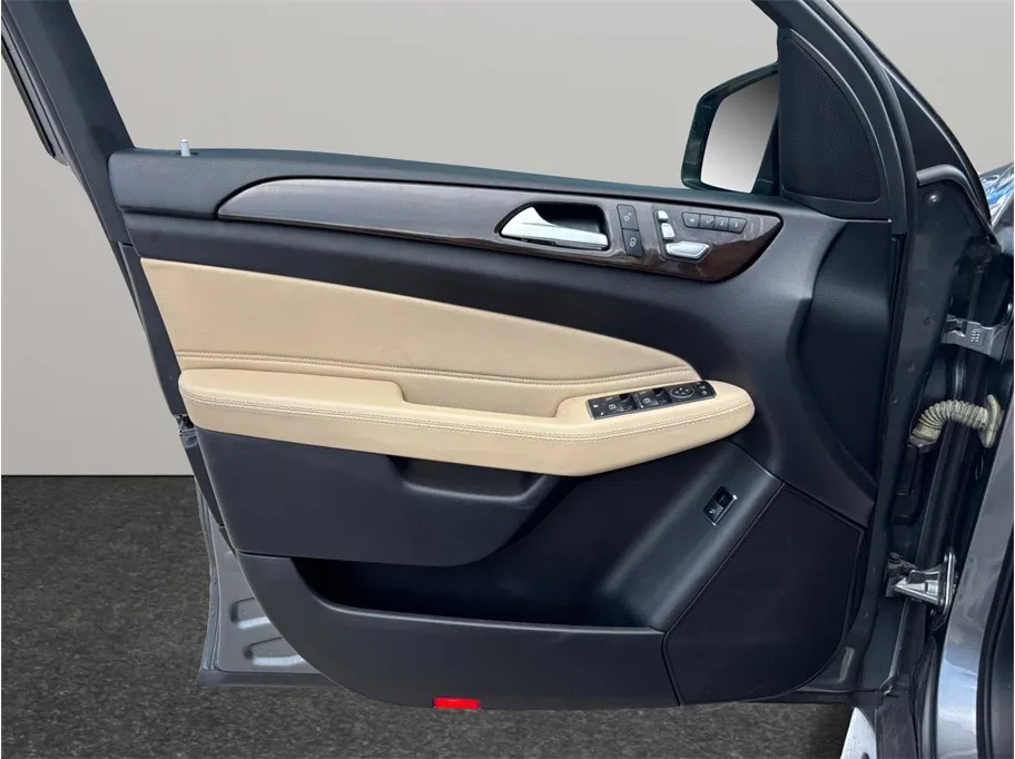 Mercedes-Benz GLS photo 21