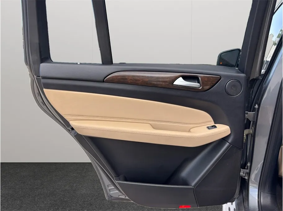 Mercedes-Benz GLS photo 37