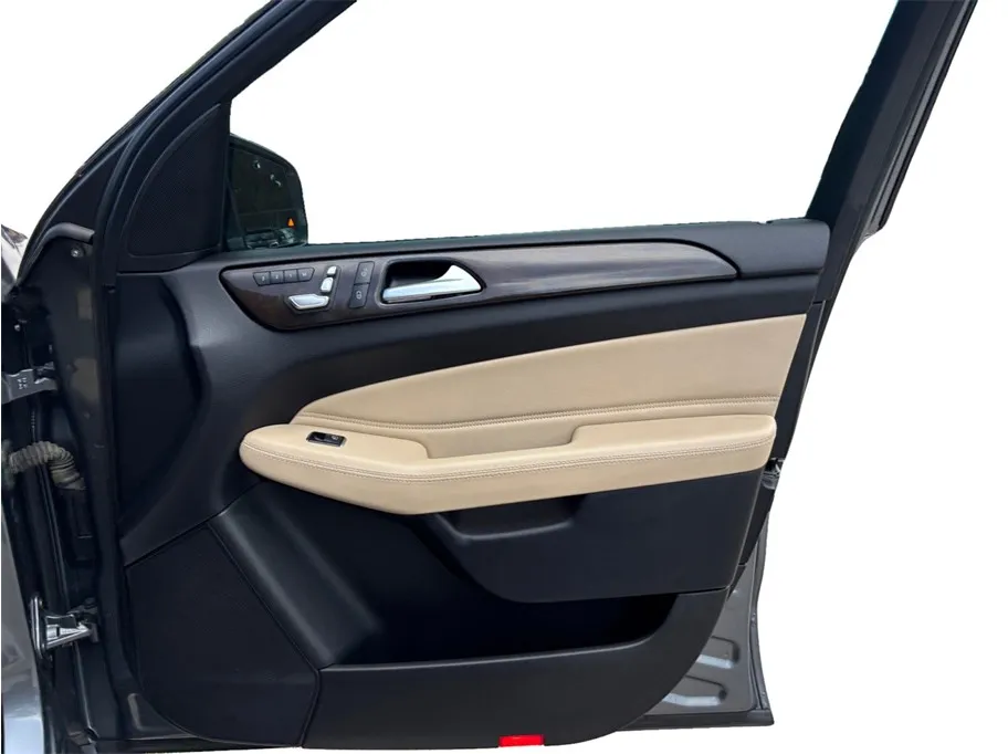Mercedes-Benz GLS photo 43
