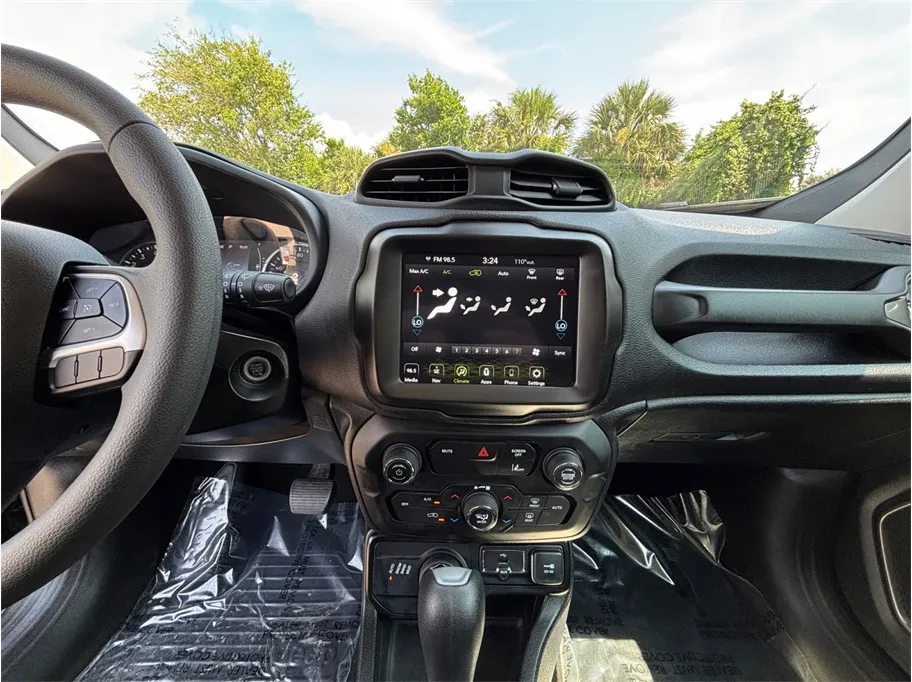 Jeep Renegade photo 11