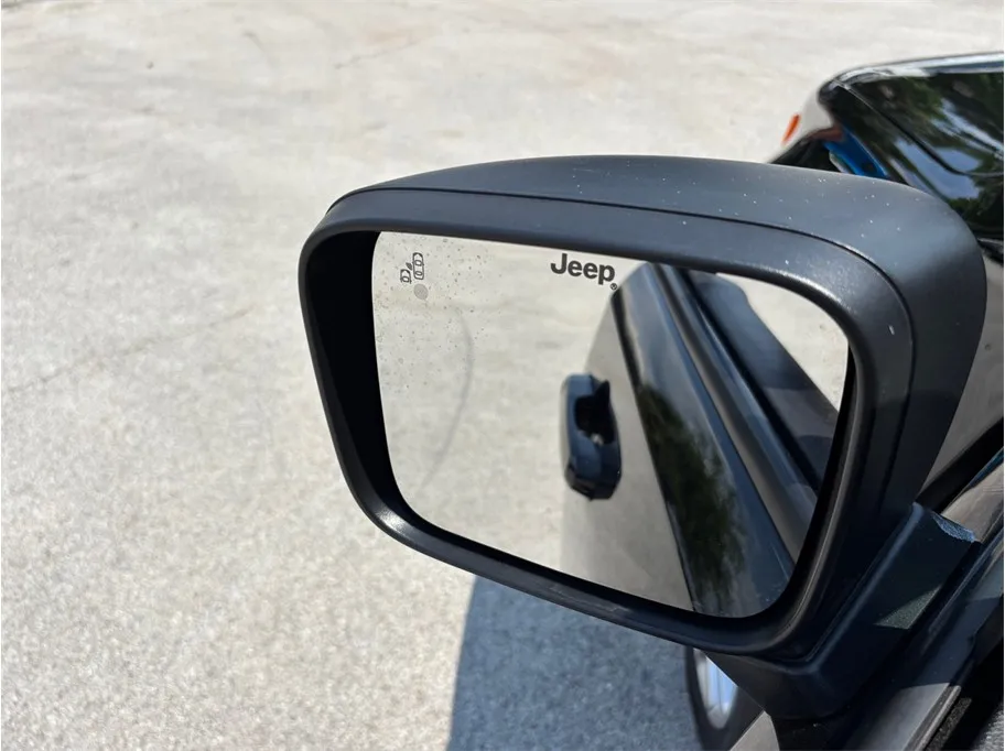 Jeep Renegade photo 16