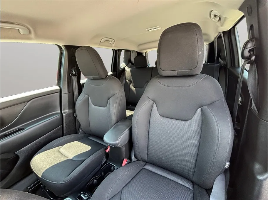 Jeep Renegade photo 17