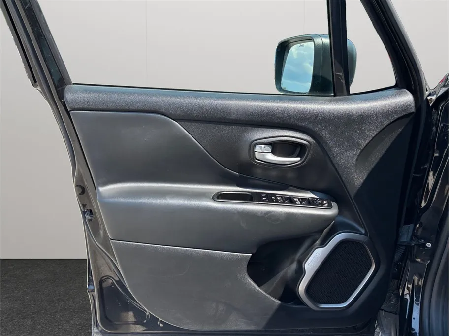 Jeep Renegade photo 18