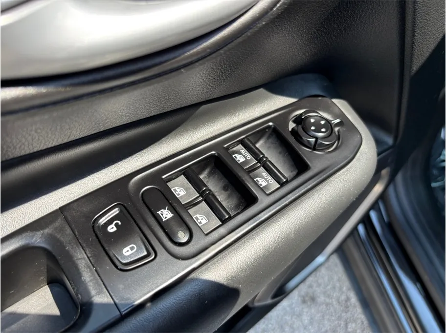 Jeep Renegade photo 19